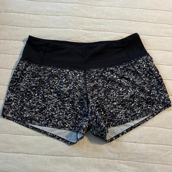 Lululemon Size 4 Speed Shorts Black White Print Running Workout Athletic 4” - Picture 1 of 3
